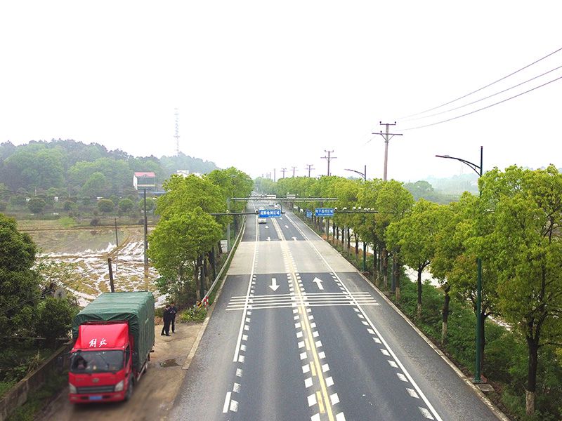 ���� ʯӢ�γ����ֳ�����վ��